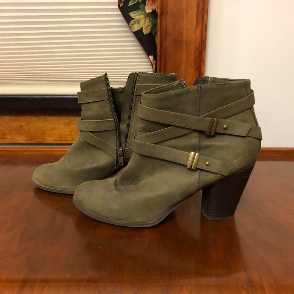 Soda ankle booties olive green, straps/buckles